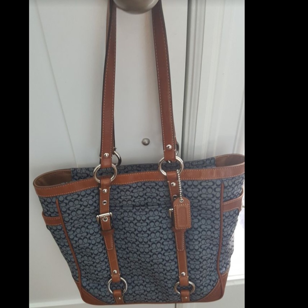 AUTHENTIC COACH PURSE